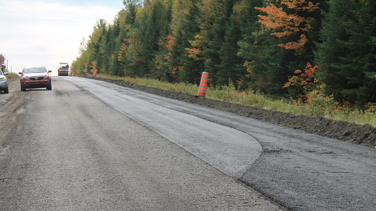 Travaux Dasphaltage Sur La Route 173 Une Voie Seulement Les Fins De