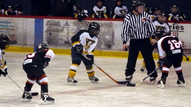 Les hockeyeurs démontrent leurs talent au Tournoi novice de Saint-Éphrem