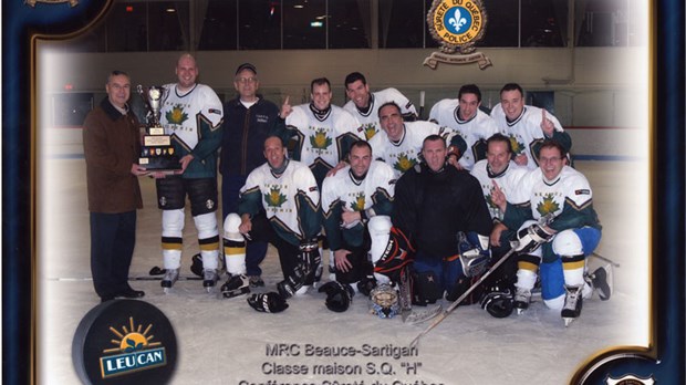 Les policiers de Beauce-Sartigan ramènent la coupe au hockey