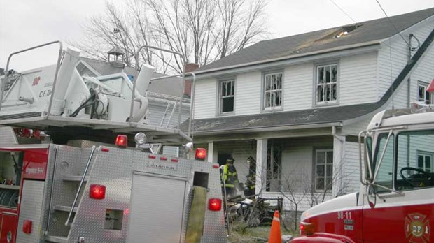 Une maison détruite par les flammes à Saint-Georges