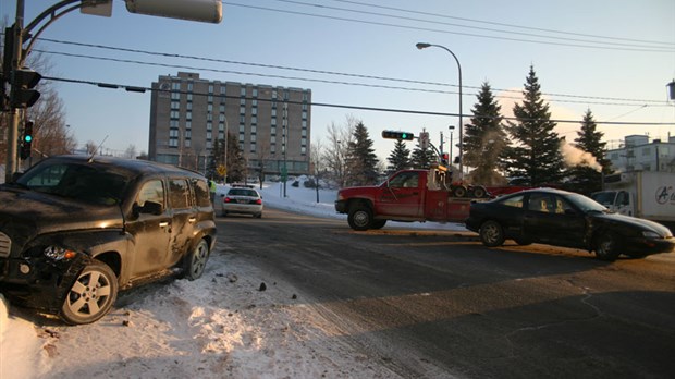 Un accident ralentit le trafic au centre-ville