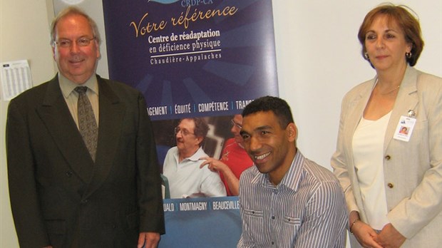 Un beau don de la Fondation Rick Hansen au CRDP-CA
