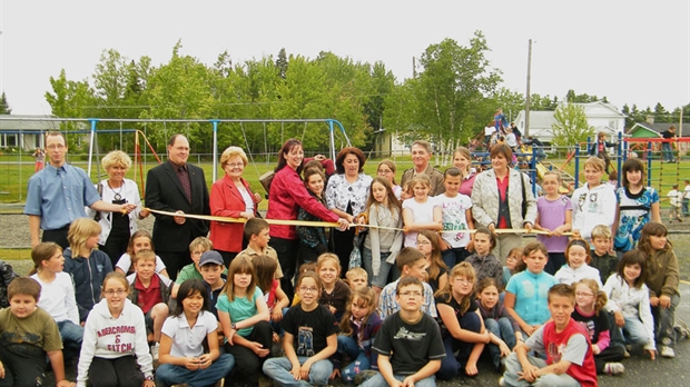 L'École Roy et Saint-Louis inaugure sa nouvelle cour d'école