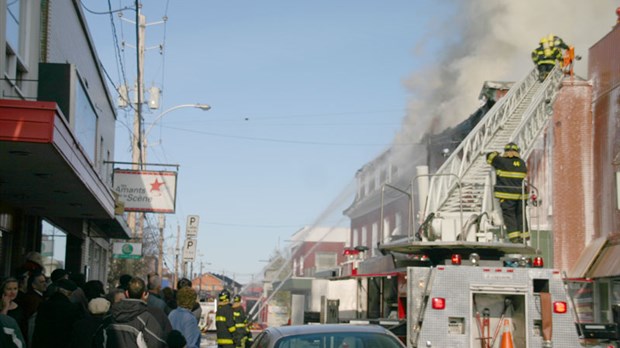 Incendie de l’édifice Gagné : Des heures de combat pour le Service de sécurité incendie