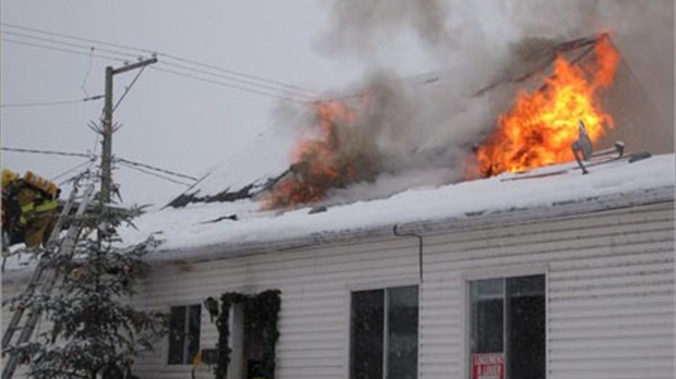 Un incendie ravage un bâtiment à Saint-Martin