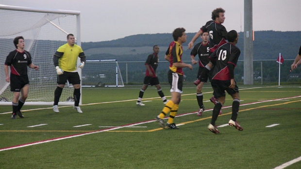 Le Huns de Saint-Georges s’inclinent 3 à 0 contre le Royal de Beauport