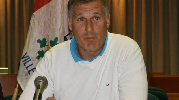 Maxime Bernier adhère à la campagne de l’AQDA pour la contrebande de cigarettes