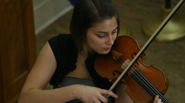 Une jeune violoniste de talent de passage à Saint-Georges