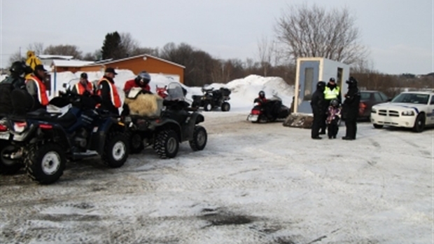 Cinq conducteurs de motoneige et de VTT arrêtés à Sainte-Marie