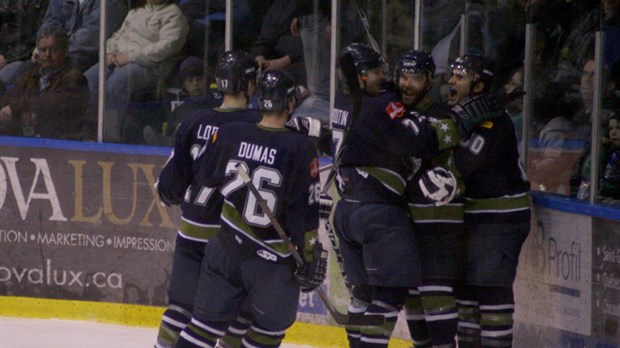 Sherbrooke balaye Saint-Georges et remporte la Coupe Canam