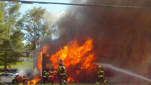 Un incendie détruit un deuxième garage à Saint-Joseph