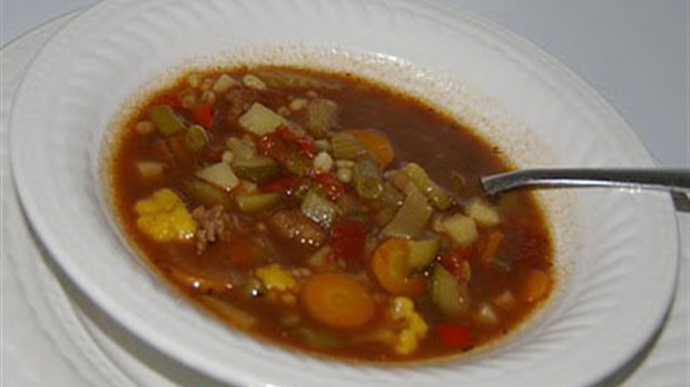 Élimination de la pauvreté: Une soupe du jour gratuite comme seul repas de la journée