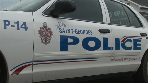 Le Service de police de la Ville de Saint-Georges enquête sur un incendie dans un bac à linge