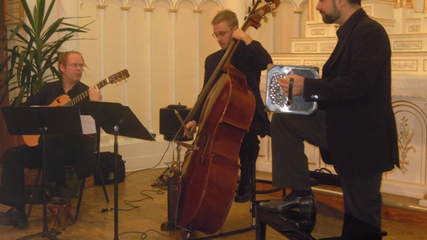 Tango Boréal enflamme la petite chapelle du Centre culturel Marie-Fitzbach!