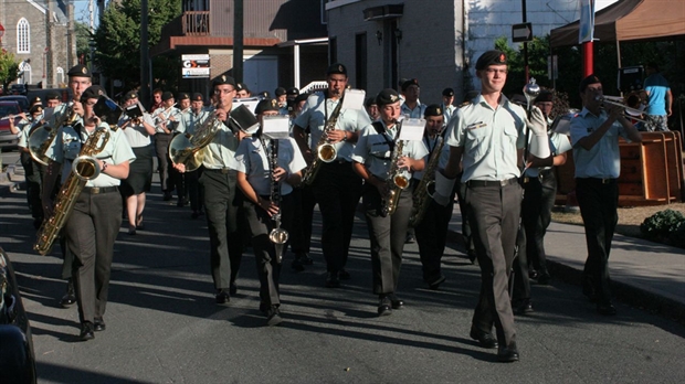 Les Cadets prennent la rue à Sainte-Marie