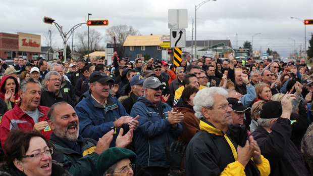 Route 112 : des centaines de Thetfordois manifestent