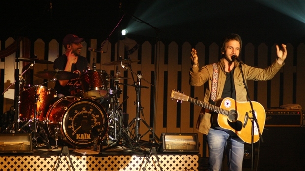 Kaïn chaudement applaudi en Beauce