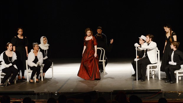 La troupe du théâtre « Sous la chapelle » de l’École Jésus-Marie fait bonne figure en Roumanie