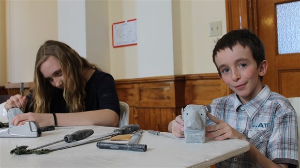 Atelier de sculpture sur pierre au Centre culturel Marie-Fitzbach