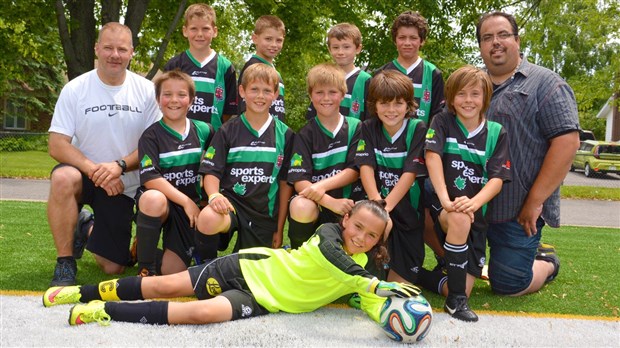 L’équipe de soccer de l’Ascalon U10M remporte l’argent au Défi Trait-Carré de Charlesbourg 