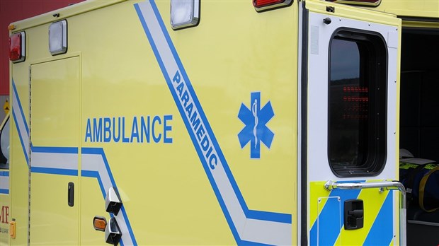 Accident entre une auto et un poids lourd à Saint-Frédéric