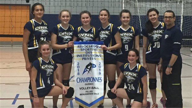 Les Lynx benjamin féminin remportent deux championnats de l'A.S.I.P en volleyball