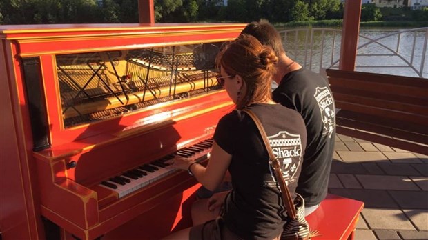 Une nouvelle maison pour le piano rouge de la Compagnie du Shack