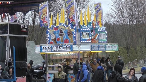 Normand DeLessard présente le Beauce Carnaval sous la pluie