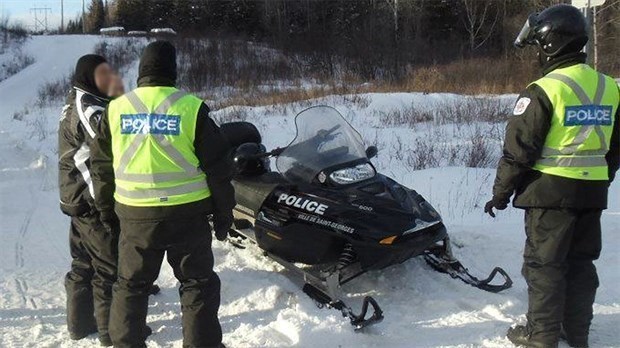 Motoneigiste arrêté pour conduite avec les capacités affaiblies