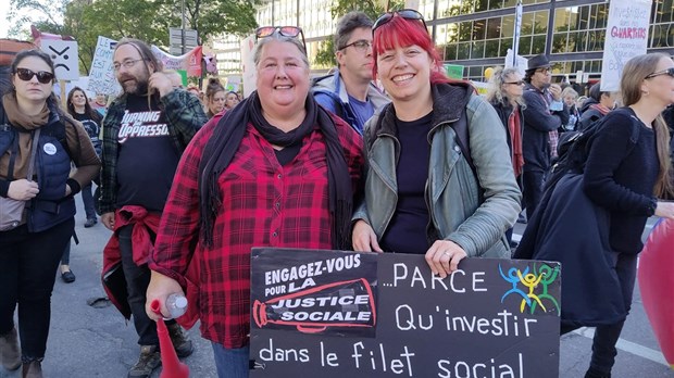 Grande manifestation des groupes communautaires