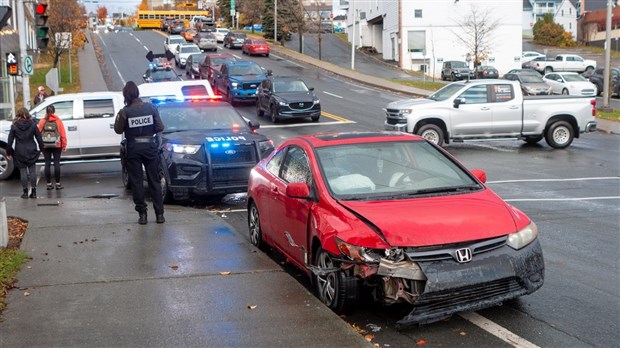 Collision au croisement de la 118e rue et de la 1re Avenue à Saint-Georges