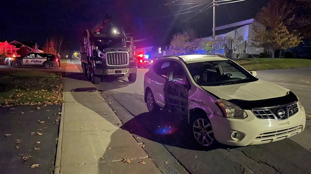 Arrêté pour conduite avec les capacités affaiblies après avoir percuté un camion