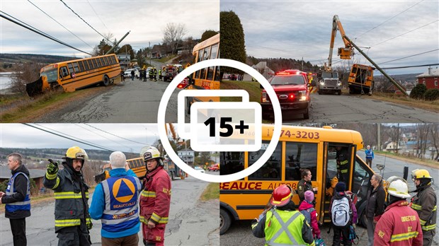 Accident d'autobus scolaire: la conductrice et deux élèves transportés à l'hôpital