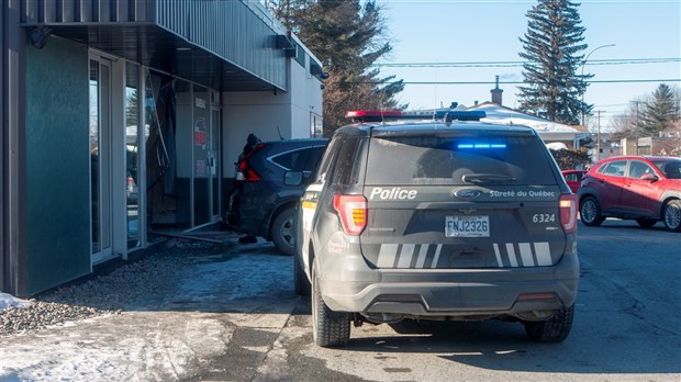 Deux personnes blessées après une fausse manoeuvre d'une conductrice