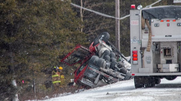 Le camionneur de l'accident sur la route 269 est décédé