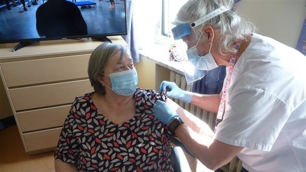 La 4e dose de vaccin pour les 80 ans et plus administrée à partir d'aujourd'hui