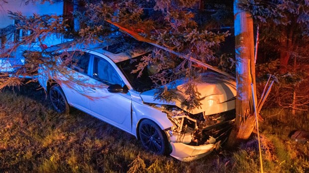 Accident à Notre-Dame-des-Pins: le conducteur arrêté pour conduite avec les facultés affaiblies