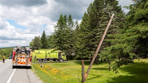 Un camion à ordures cause une panne d'électricité à Saint-Martin