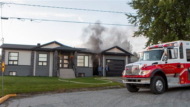 Incendie dans un garage résidentiel de Saint-Victor