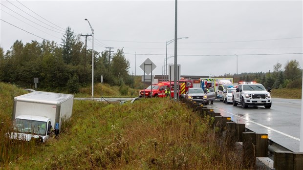 Collision entre un camion et un VUS à Beauceville