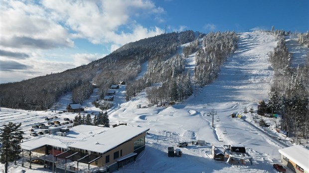 Le Mont Adstock inaugure son nouveau chalet multiservices