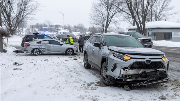 Une collision sur le boulevard Lacroix cause de la congestion