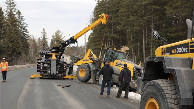 La sortie route d'un véhicule lourd perturbe la circulation sur la route 204