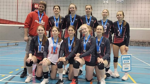 Volleyball: l’équipe cadette des Faucons s’arrête en finale