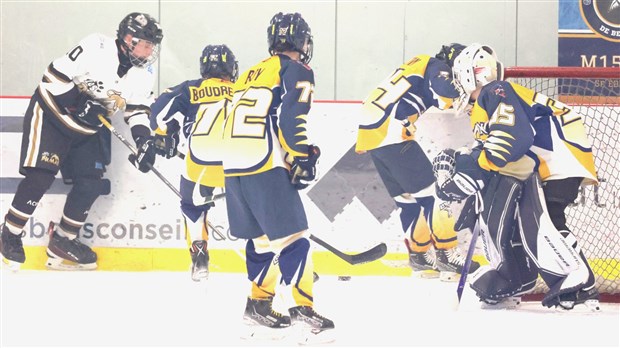 Les M13 du Lynx hockey de Beauceville en quart de finale