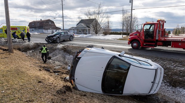 Une collision frontale fait deux blessés à Saint-Côme-Linière