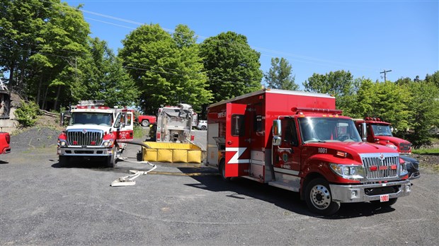 Un incendie industriel à Saint-Benoit