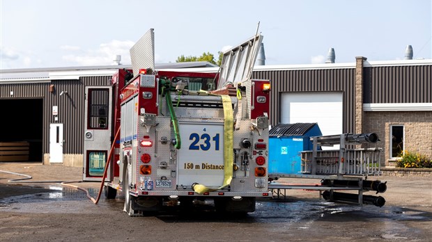 Un incendie industriel à Saint-Isidore