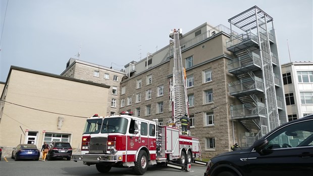 Les pompiers en intervention à l'hôpital de Saint-Georges