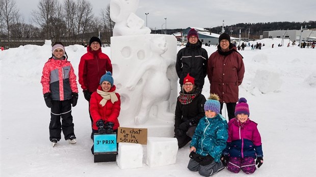 Anne-Marie Coulombe partage son expérience familiale au concours de sculpture sur neige